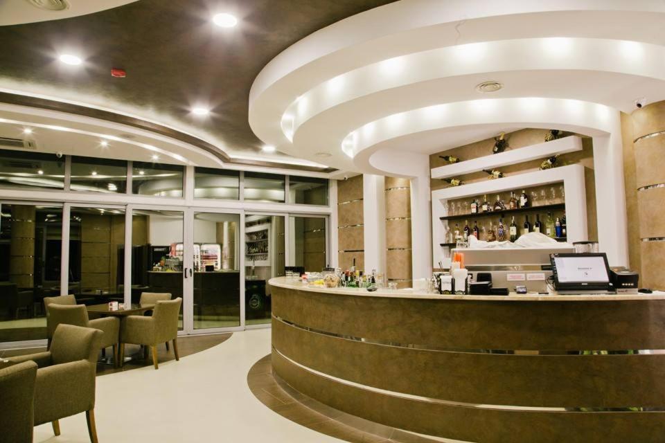 绿洲酒店 波德戈里察 外观 照片